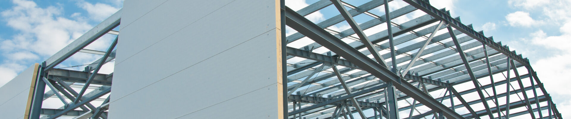 Строительство зданий. Монтаж сэндвич панелей